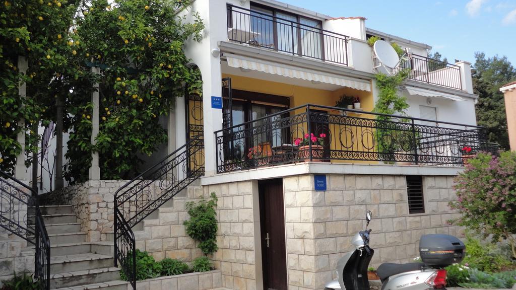 Guesthouse Apartment Bozica Bol Zewnętrze zdjęcie
