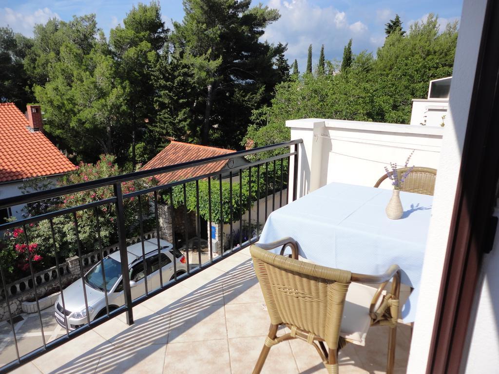 Guesthouse Apartment Bozica Bol Zewnętrze zdjęcie