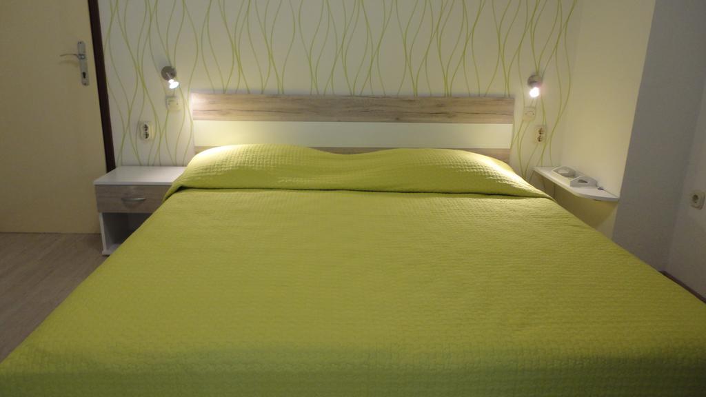 Guesthouse Apartment Bozica Bol Zewnętrze zdjęcie