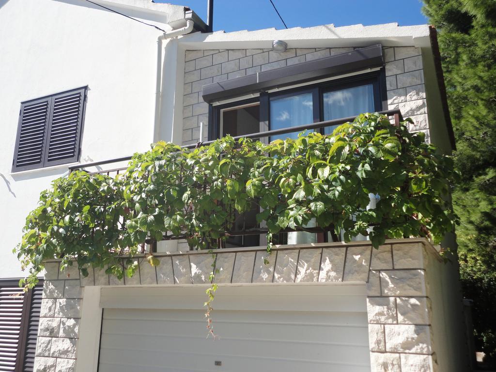 Guesthouse Apartment Bozica Bol Zewnętrze zdjęcie