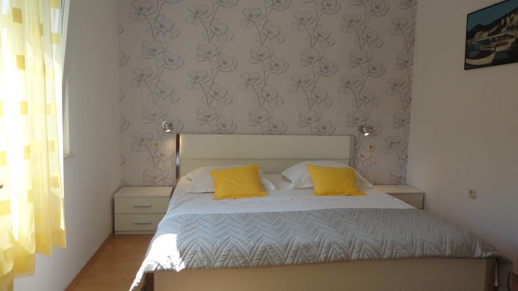 Guesthouse Apartment Bozica Bol Zewnętrze zdjęcie